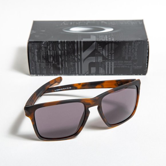 Oakley Other - Mens Oakley Sliver XL Sunglasses